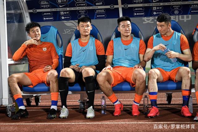 詹姆斯的巅峰赛季，你会选哪个？